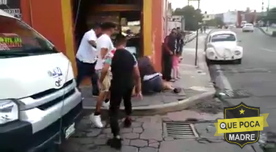 Pelea entre pasajeros y chófer de transporte público