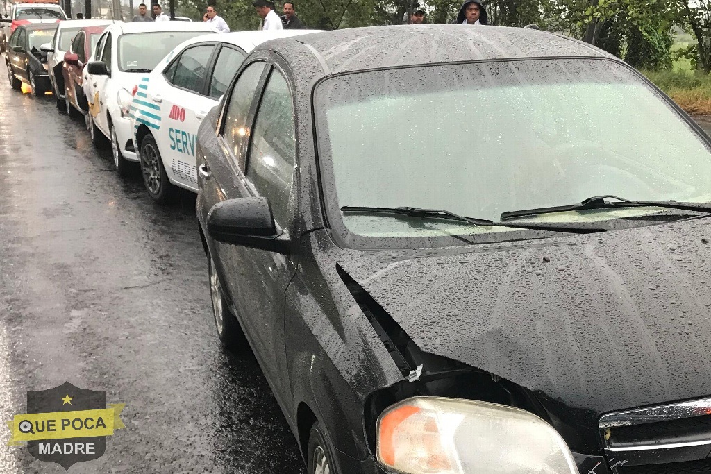 Choque múltiple en Veracruz causa afectación vial.