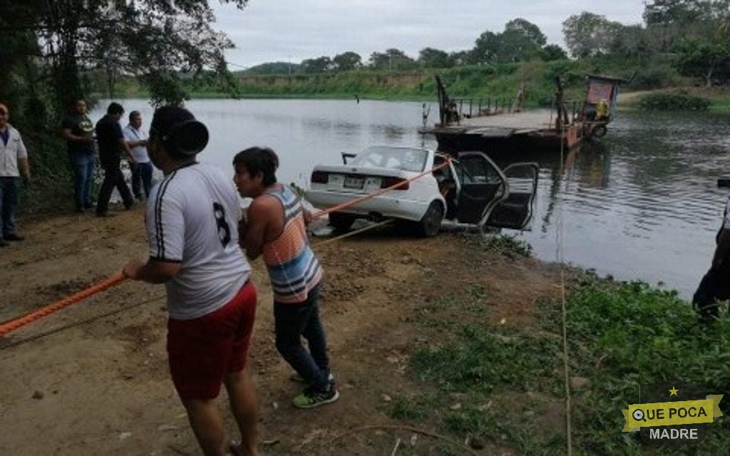 Auto cae a río en Veracruz, mueren dos personas.