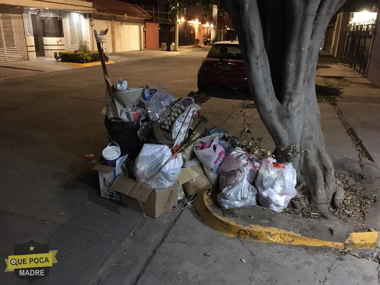 Vecinos de Naucalpan piden servicio de recolección de basura.