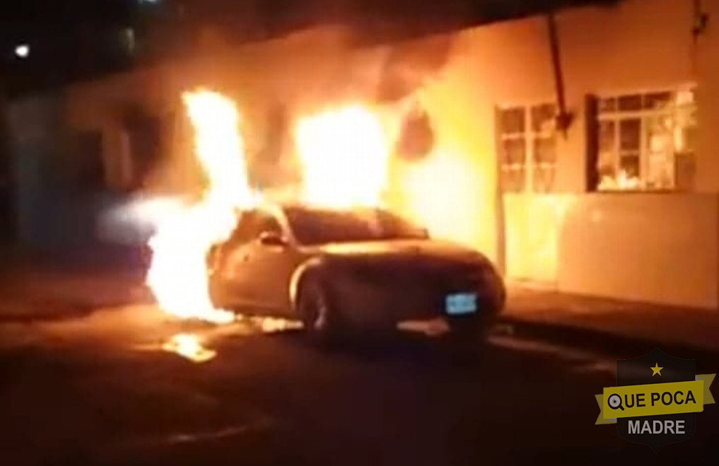 Incendian automóvil en la ciudad de Aguascalientes