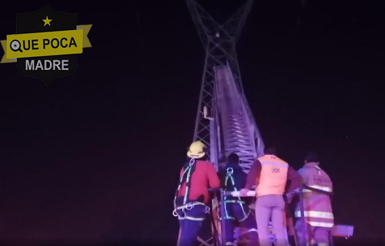 Joven de 21 años sube a torre de CFE y amenaza con lanzarse en Gómez Palacio.