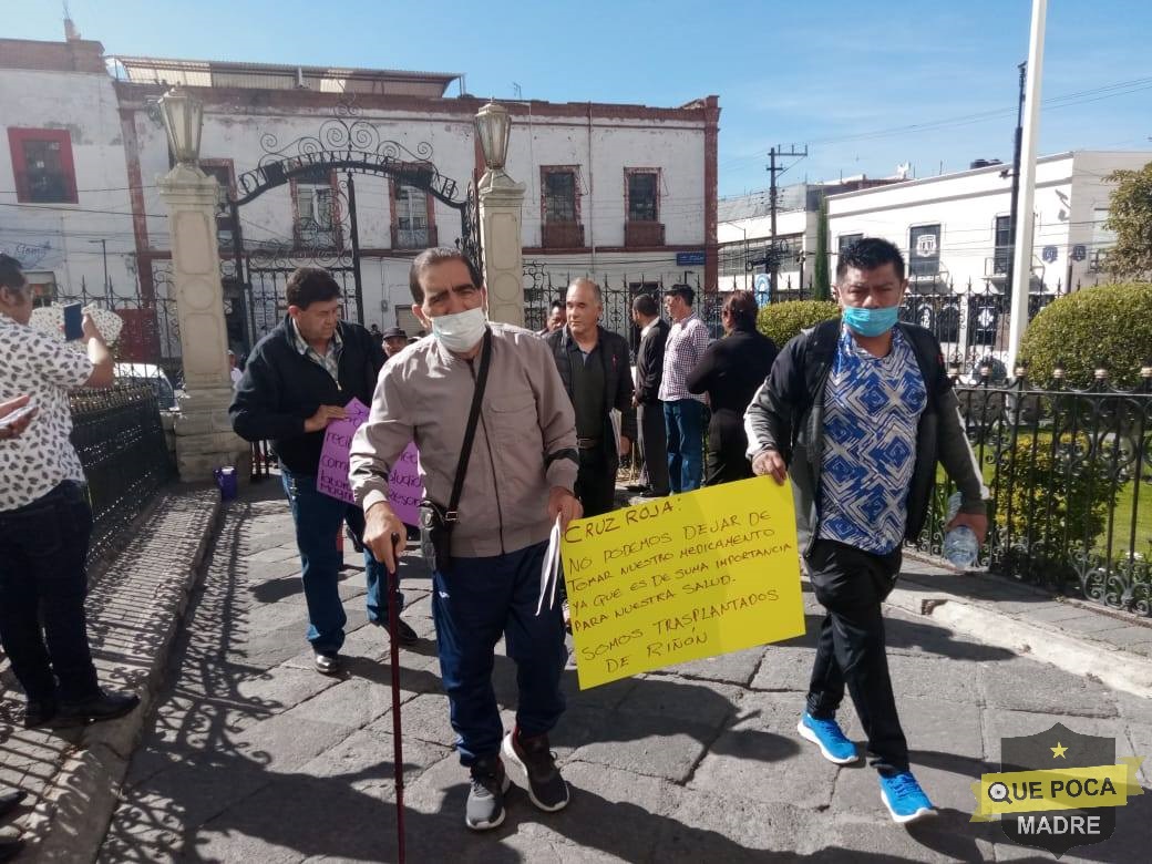 Sindicalizados se manifestaron por falta de servicios médicos en Hidalgo.