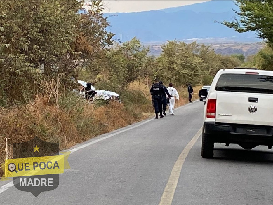 Encuentran ejecutado junto a carretera de Temixco.