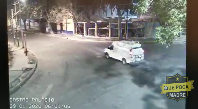 Narcos utilizan vehículo oficial como taxi para escapar en la CDMX
