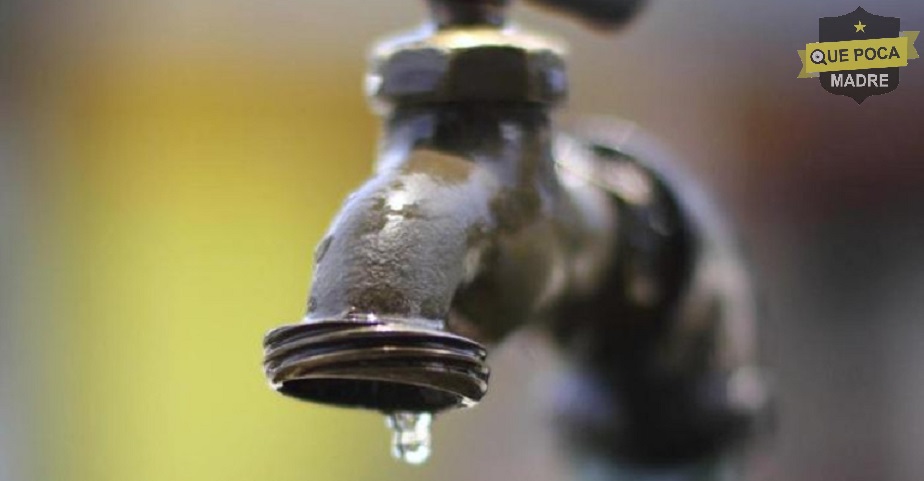 Vecinos de Tepic denuncian carencia de agua potable.