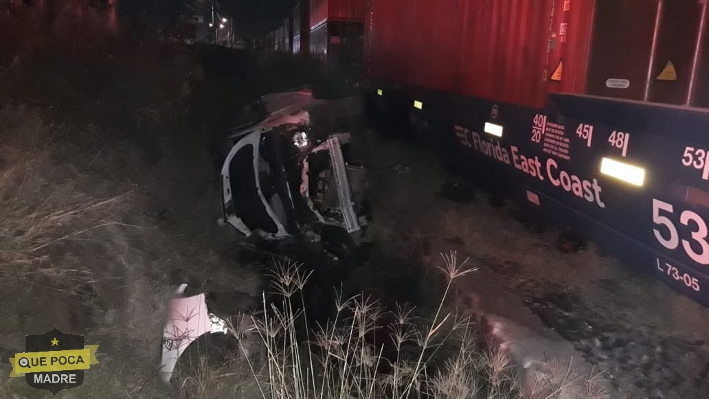 Sujeto resulta lesionado al ser impactado con su auto por el ferrocarril, en Tlajomulco.