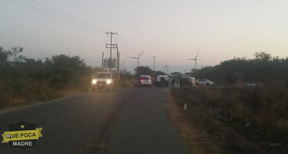 Transportistas bloquearon accesos en Oaxaca.