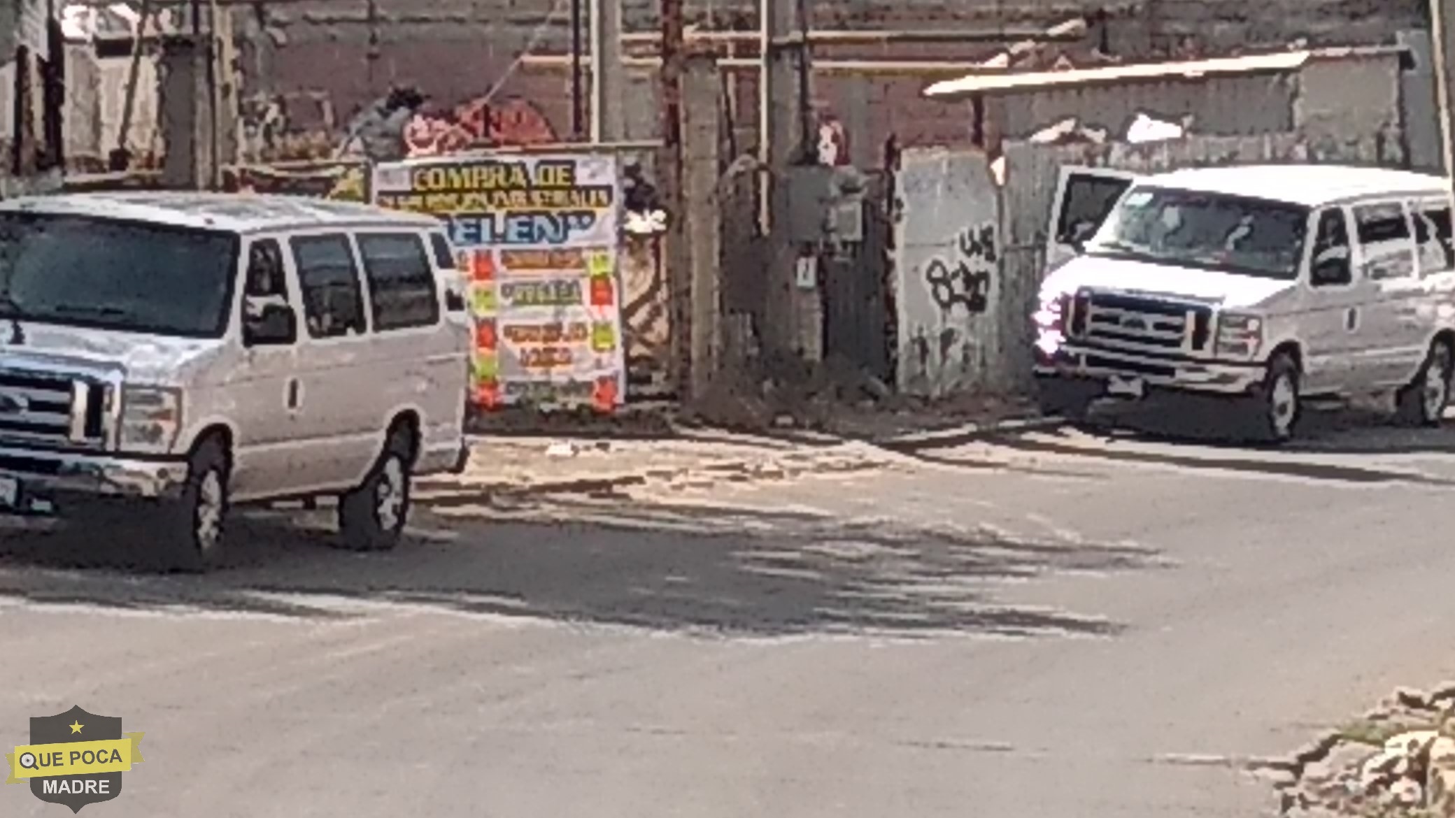 Denuncian camionetas sospechosas en Colonia de Naucalpan.