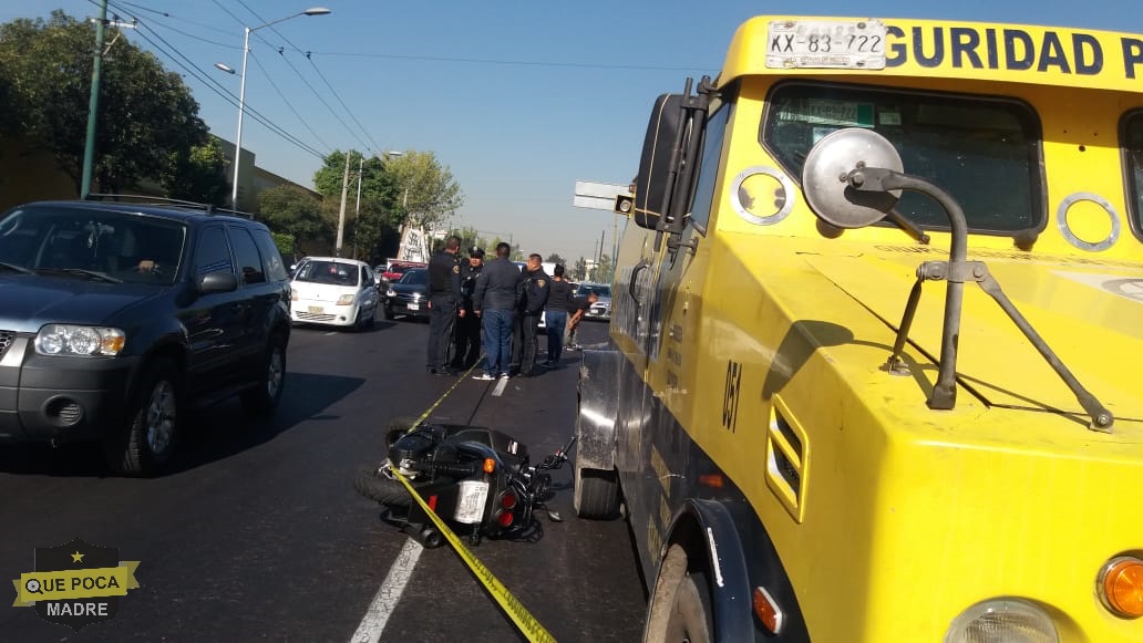 Camioneta de valores arrolla y mata a motociclista en la CDMX.