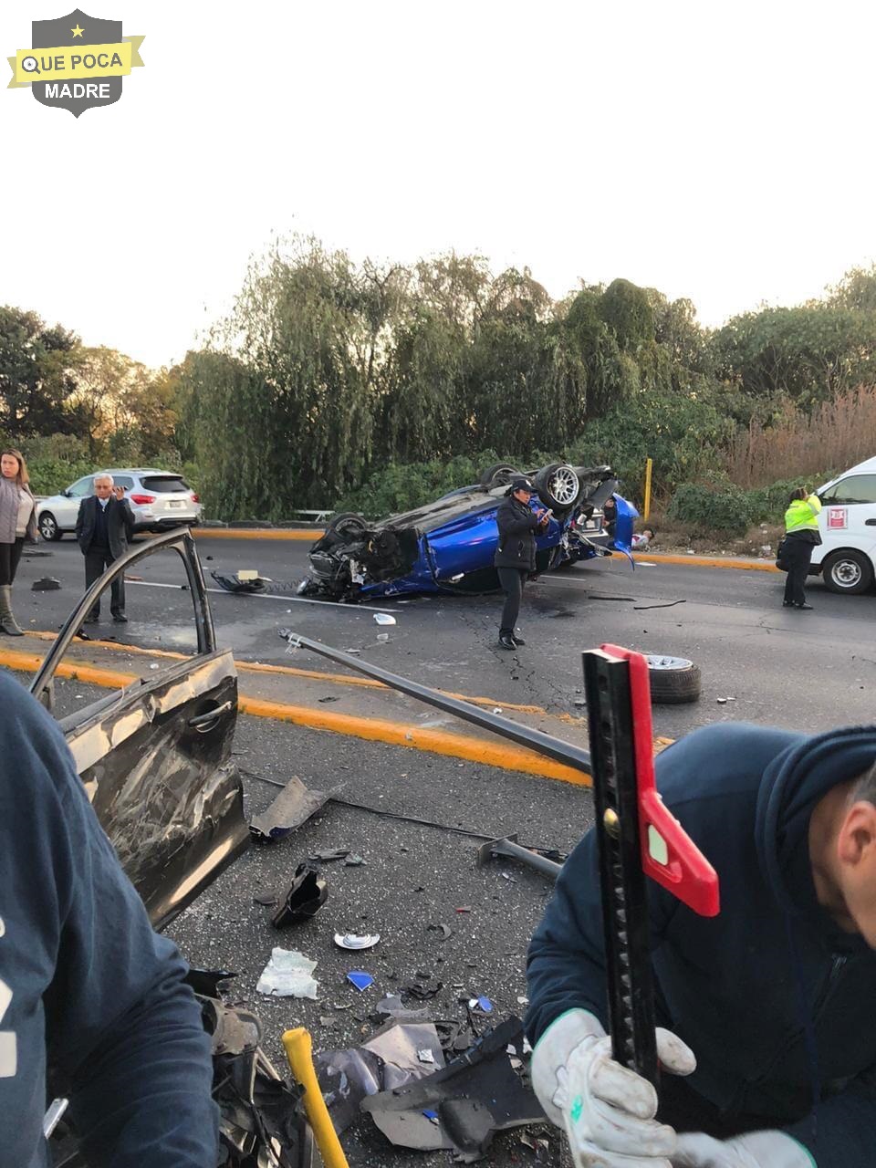 Accidente automovilístico en Naucalpan, deja algunos heridos.