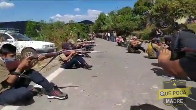 En Guerrero entrenan a niños como guardias comunitarios