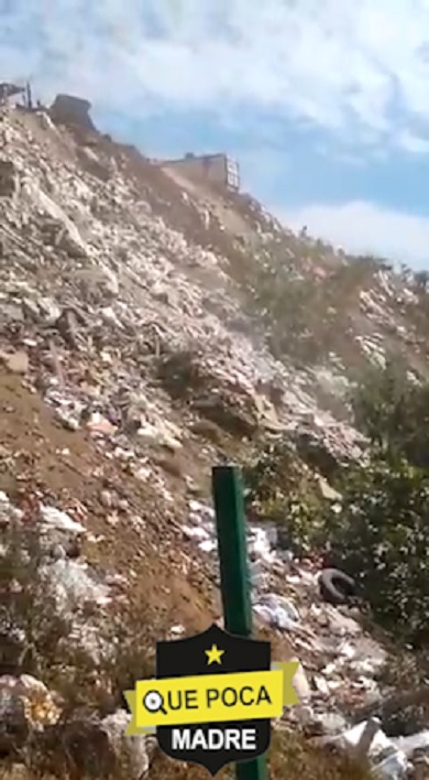 Camiones siguen tirando basura en Naucalpan.