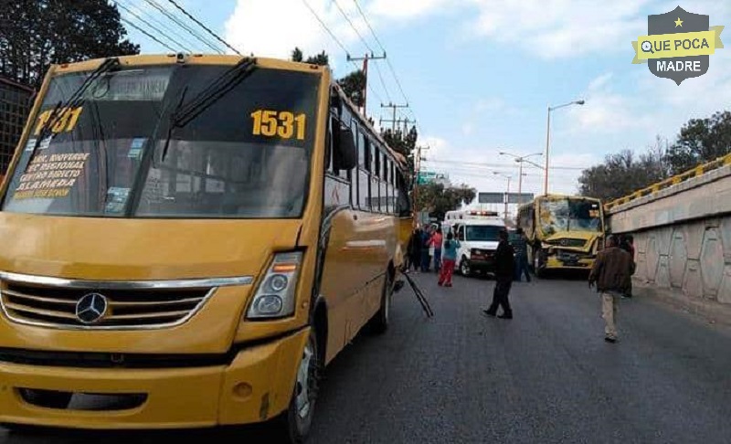 Choque de dos camiones deja seis lesionados en San Luis Potosí.