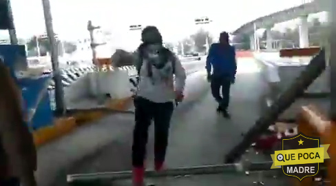 Mujer hace frente a encapuchados en la caseta de cuota Cuernavaca – Chilpancingo