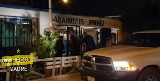 Encapuchados con armas blancas asaltan una tienda en Piedras Negras.