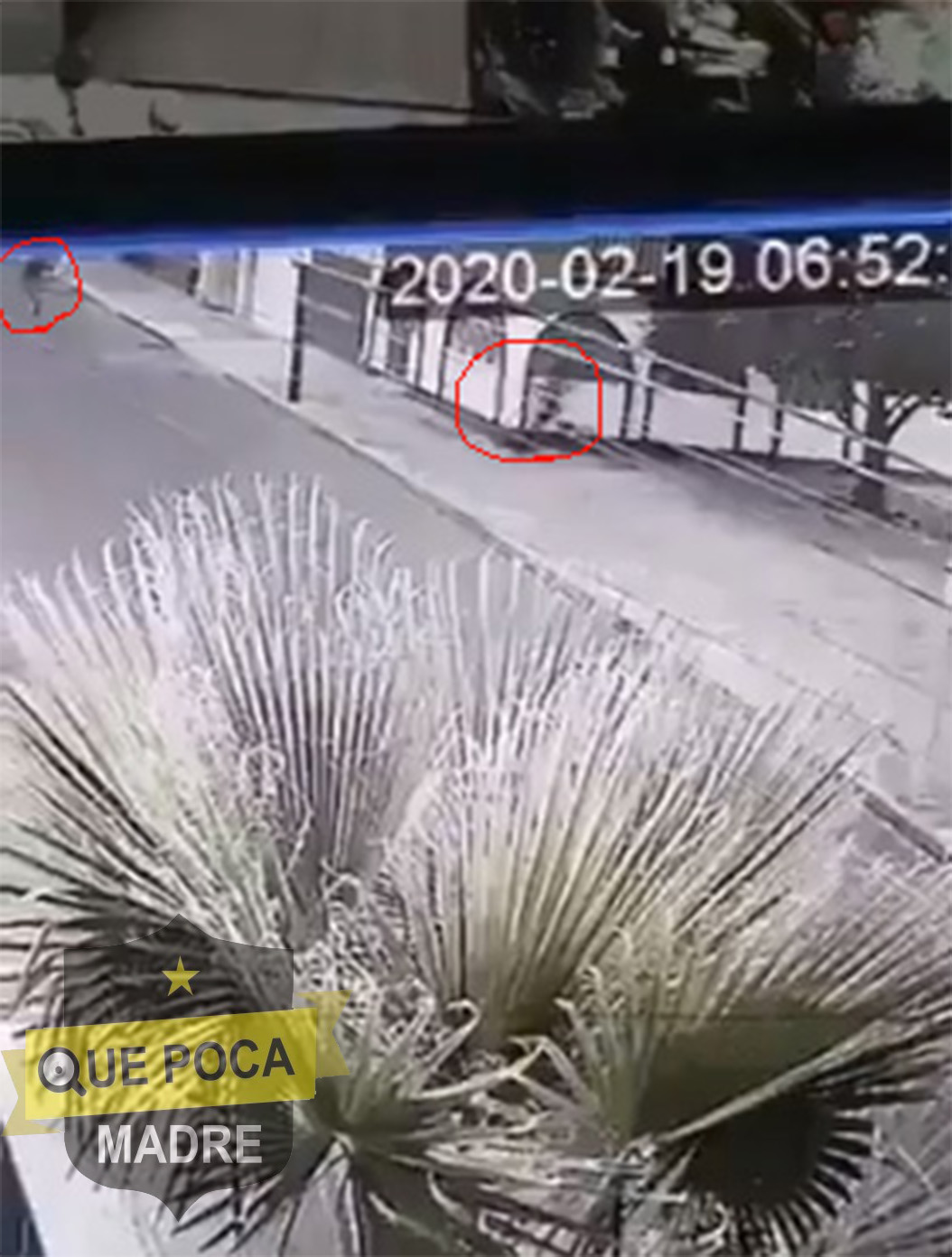Sujeto es perseguido por hombre armado en Puebla.