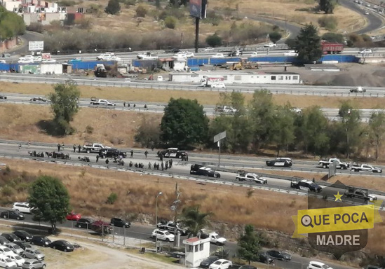 Policías ministeriales y Guardaespaldas se enfrentan a tiros en Puebla.