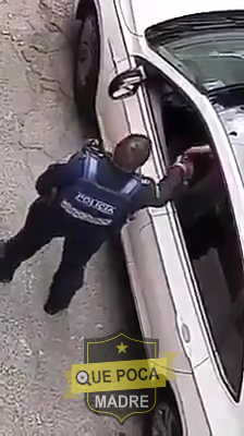 Policía captado en plena mordida