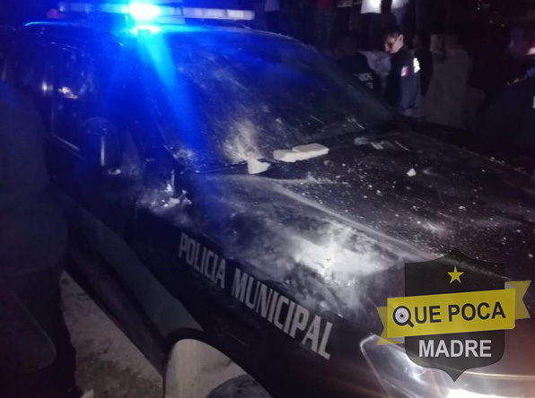 2 elementos de la policía, fueron golpeados por pobladores hartos de sus abusos en Motul.