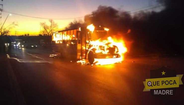 Se incendia camión que transportaba trabajadores en Ciudad Acuña.