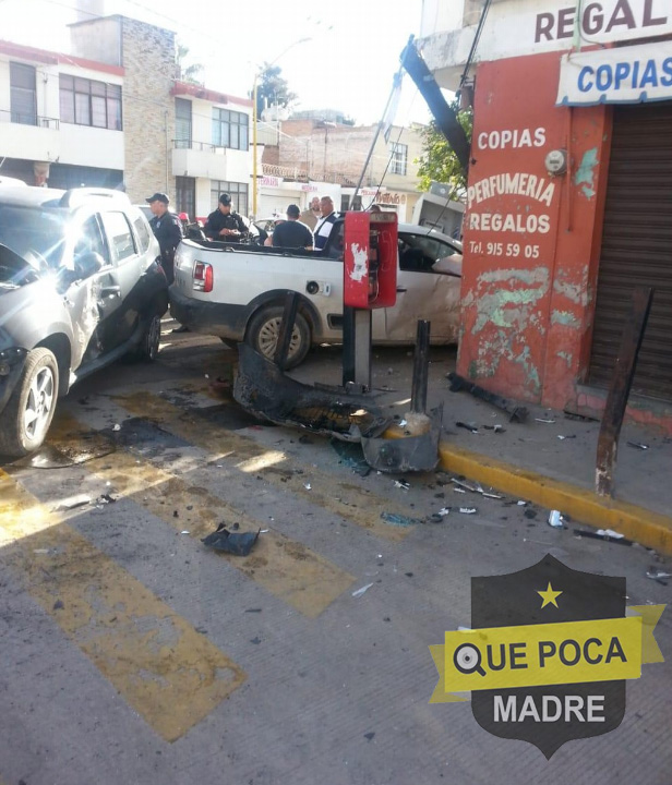 Joven ebrio provoca aparatoso accidente en Aguascalientes.