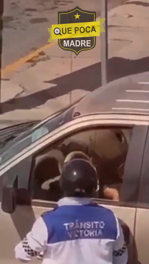 Suspenden a oficial de tránsito que fue grabado recibiendo “mordida” en Ciudad Victoria