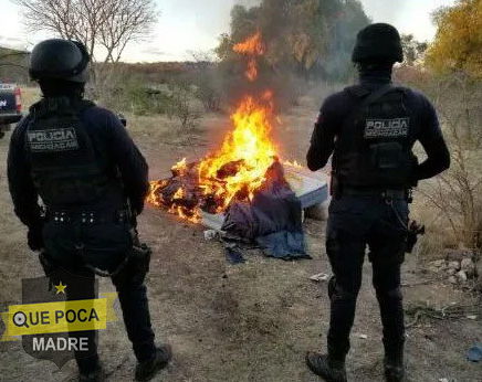 Policías encuentran y destruyen narco campamento en Álvaro Obregón.