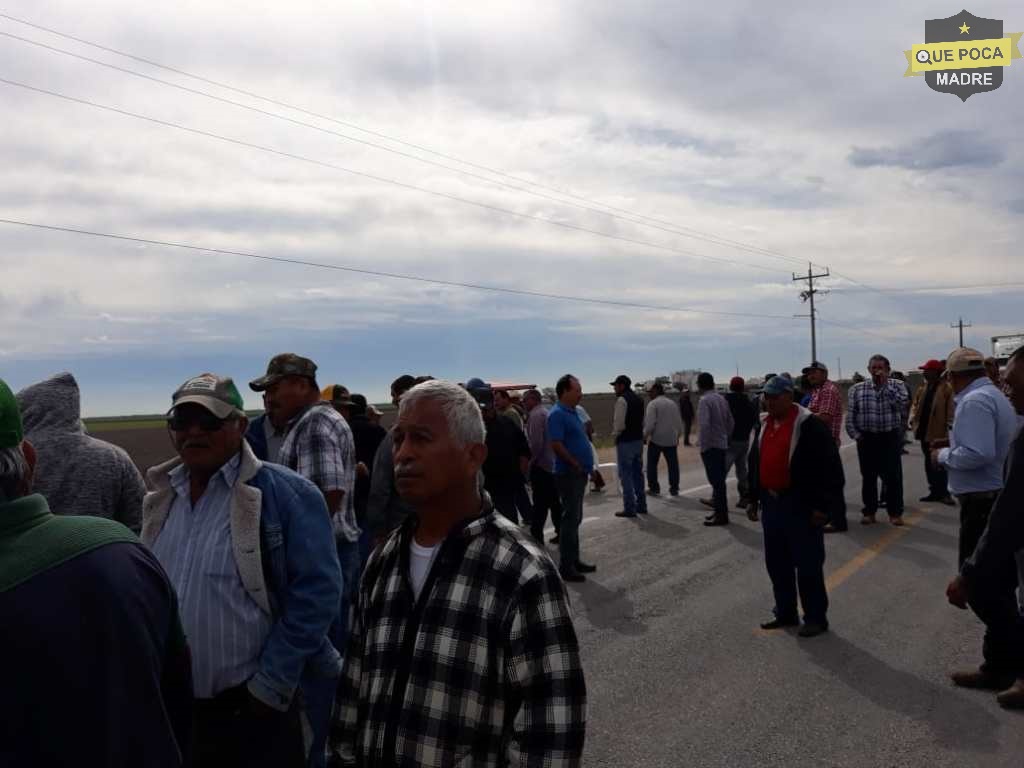 Campesino bloquean carretera en Tamaulipas.