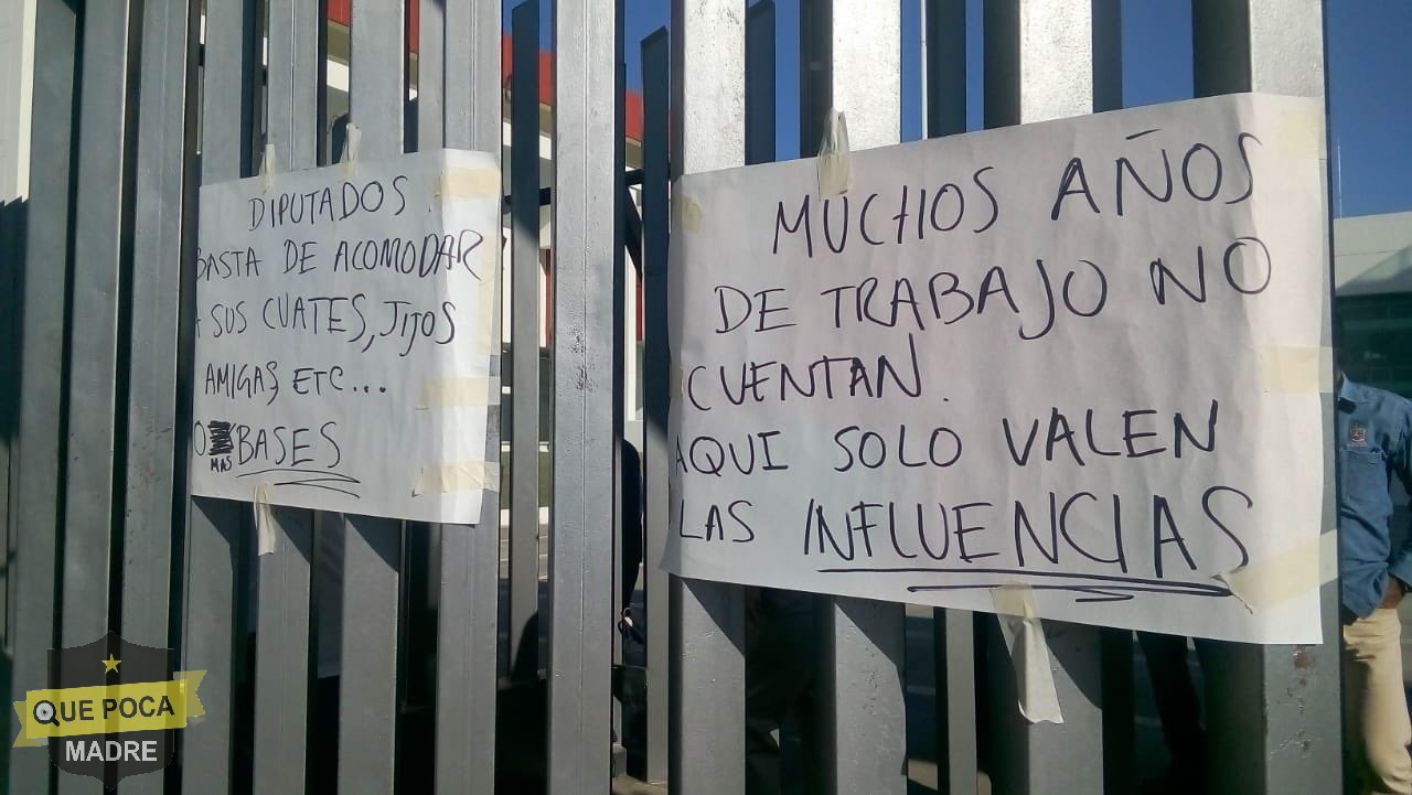Bloquean accesos a congreso de Oaxaca.