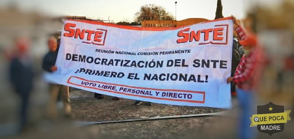 Protestan integrantes del SNTE en Tlaxcala.