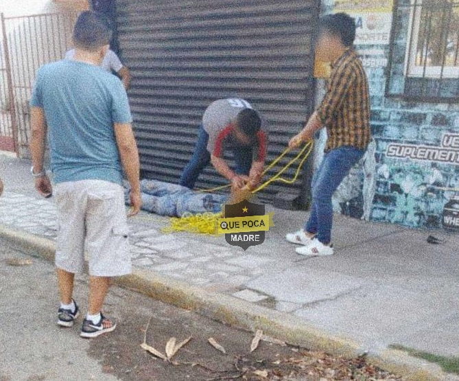 Amarran y golpean a presunto ladrón en Veracruz.