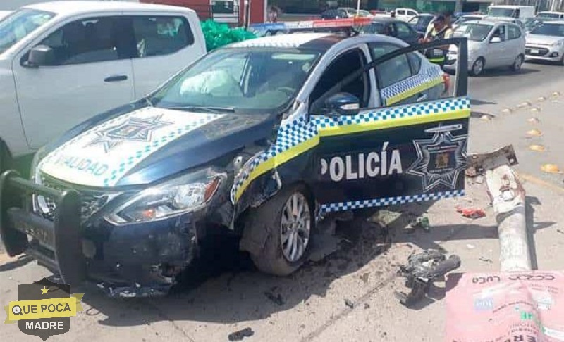 Choca patrulla en San Luis Potosí y causa daños materiales.