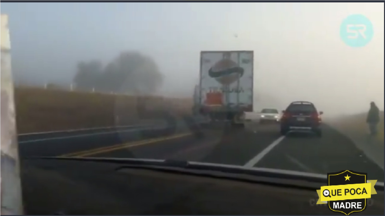 Video: En Puebla, un tráiler invadió tres carriles tras derrapar sobre la autopista Amozoc – Perote