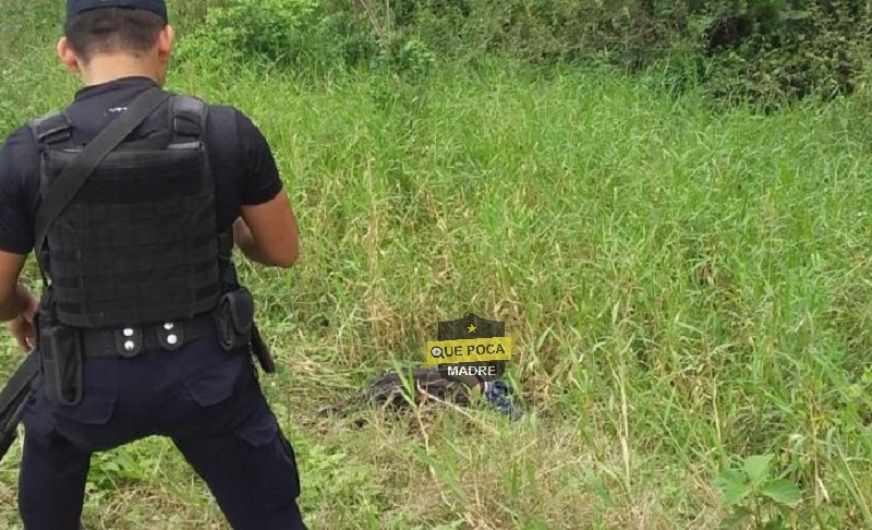 Encuentran cadáver a la orilla de un canal en San Luis Potosí.