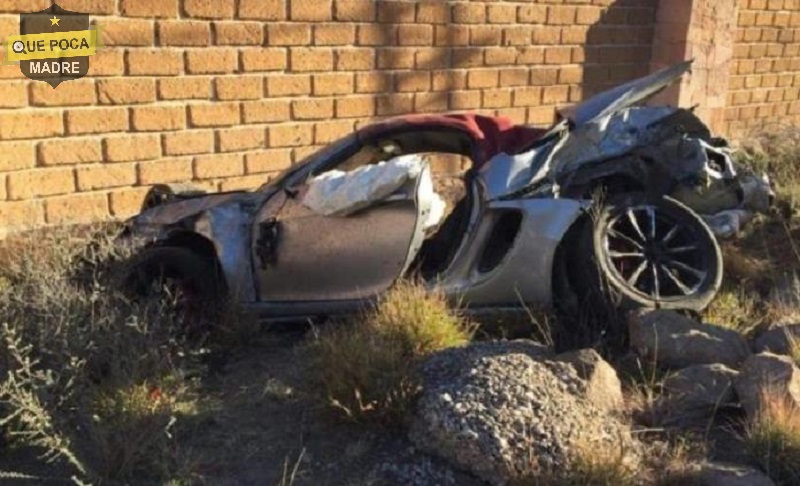 Tres lesionados tras volcadura de auto en San Luis Potosí.