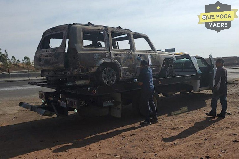 Encuentran camioneta calcinada con restos humanos en Guanajuato.