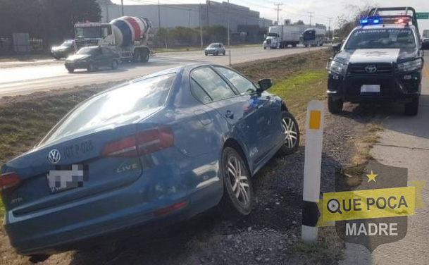 Pareja roba auto y es detenida minutos después en El Marqués.