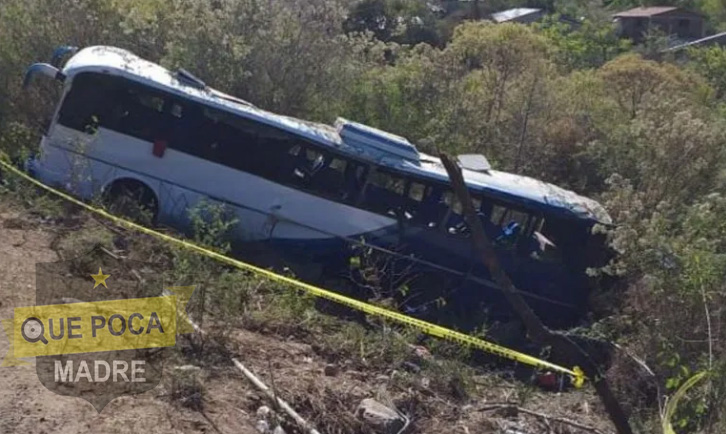 3 muertos y 41 heridos por accidente de autobús en Tacámbaro.