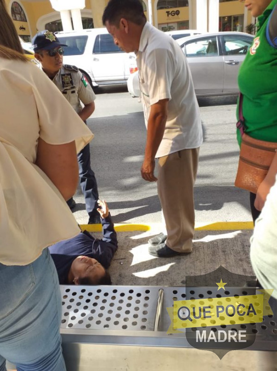 Operador de autobús arrastra a una pasajera por andar de imprudente en Mérida.