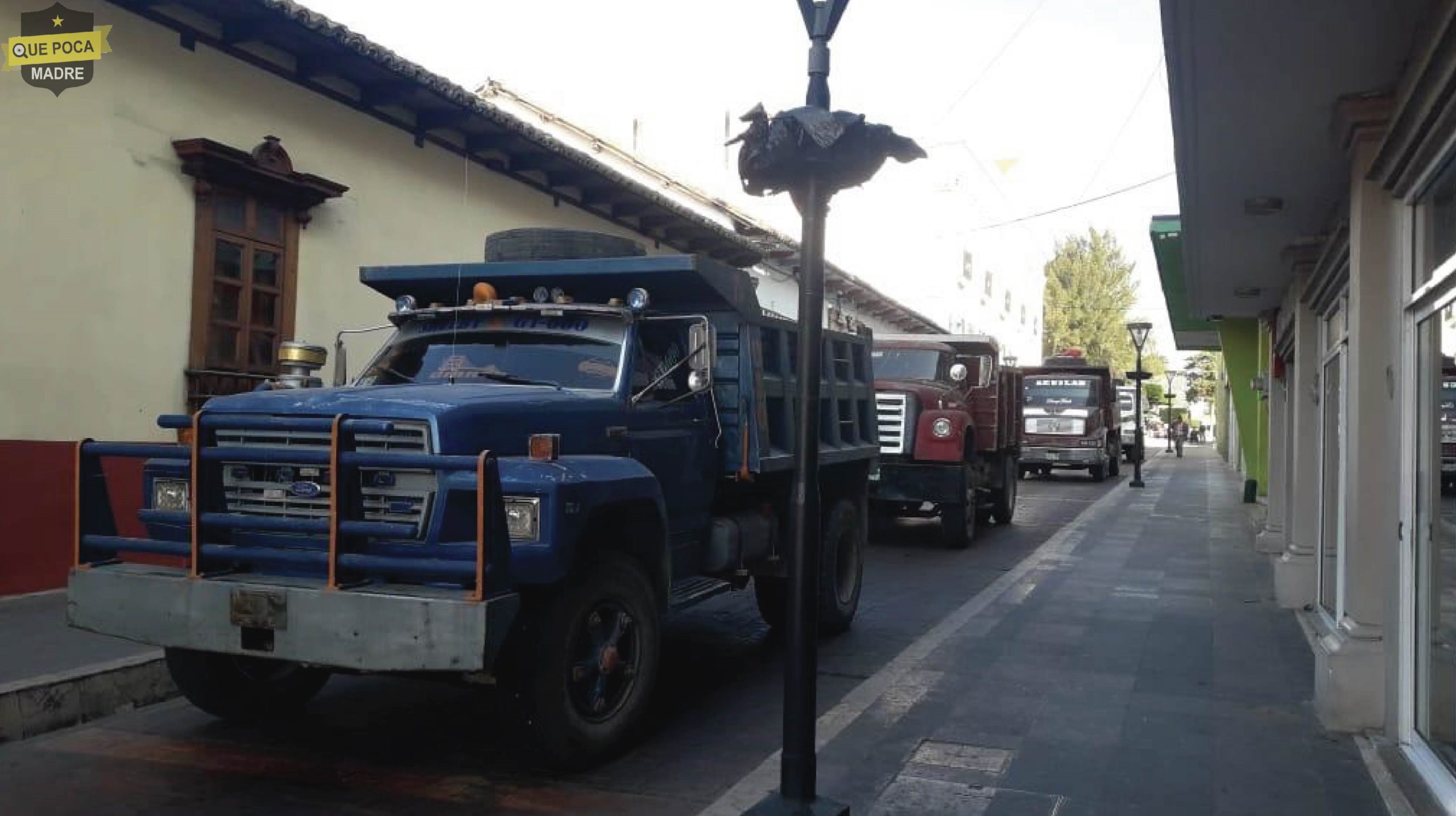 Transportistas bloquean calles en Chiapas.