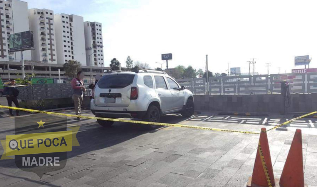 4 detenidos y camioneta asegurada en hotel de #Querétaro.