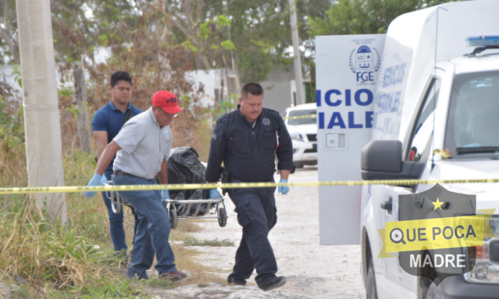 Encuentran cadáver embolsado en calles de Cancún.