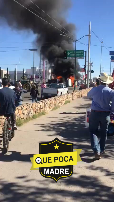 Quema de vehículos de Conagua en el municipio de Delicias