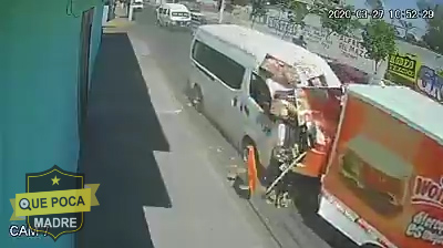 Transporte publico causa accidente en Neza
