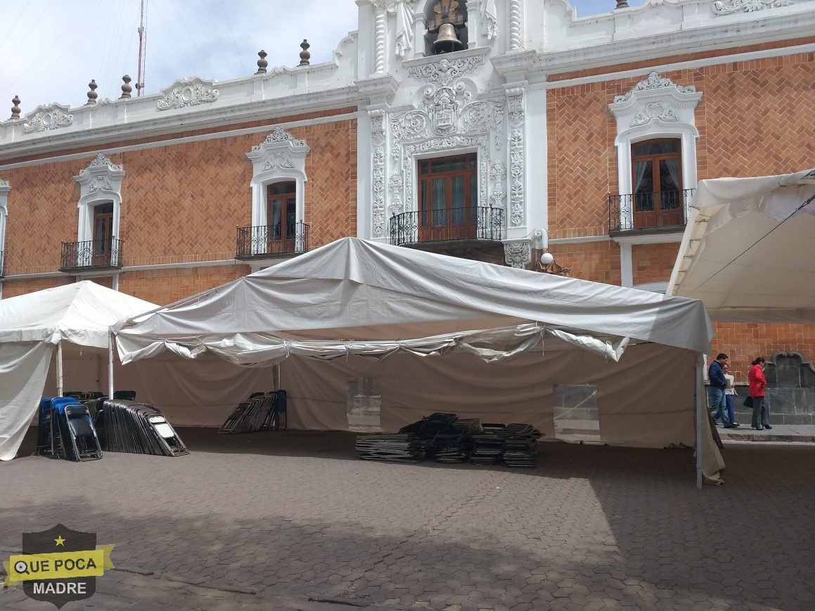 Trabajadores levantan plantón que tenían en Palacio de Gobierno de Tlaxcala.