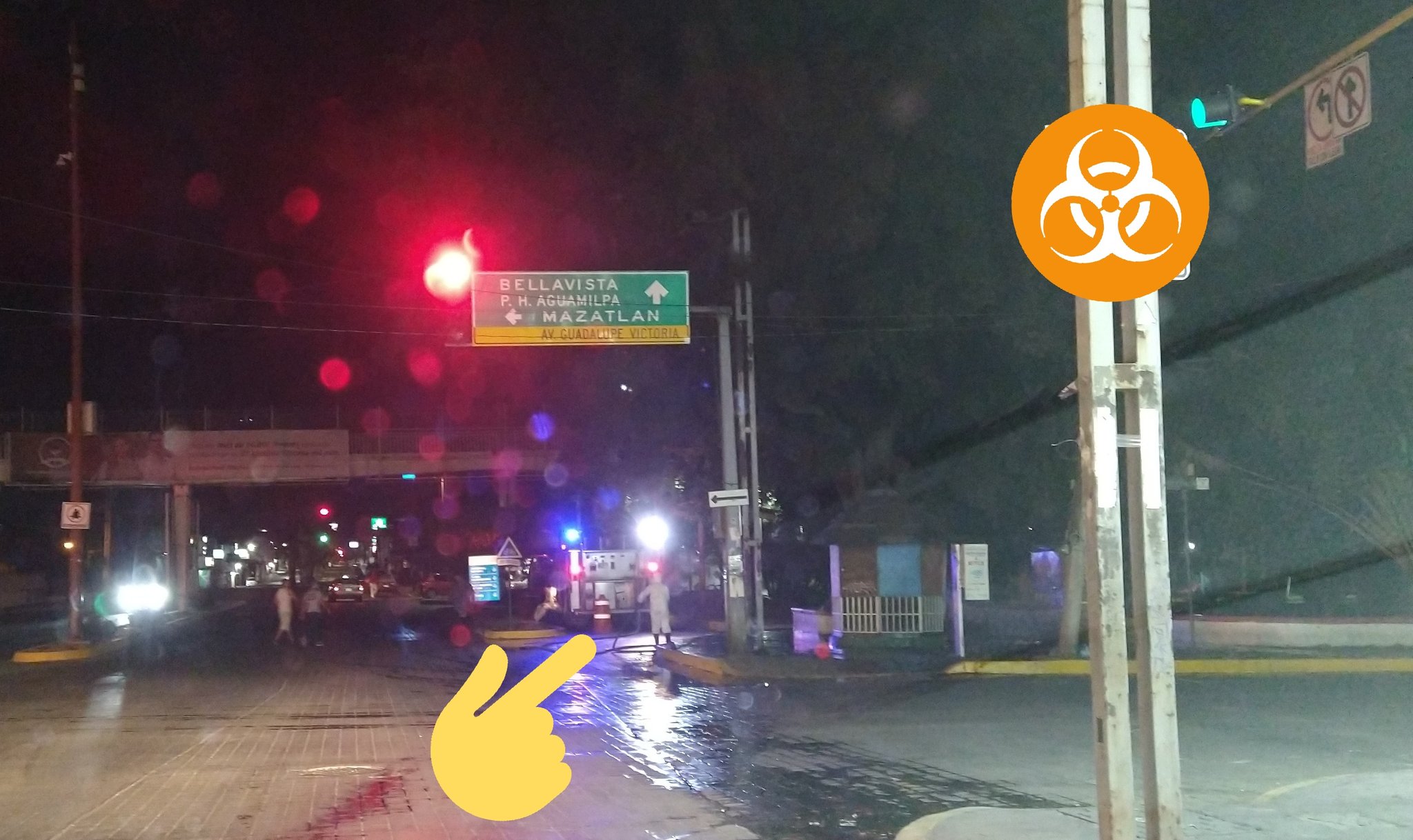 Desinfectan espacios público la en Tepic.