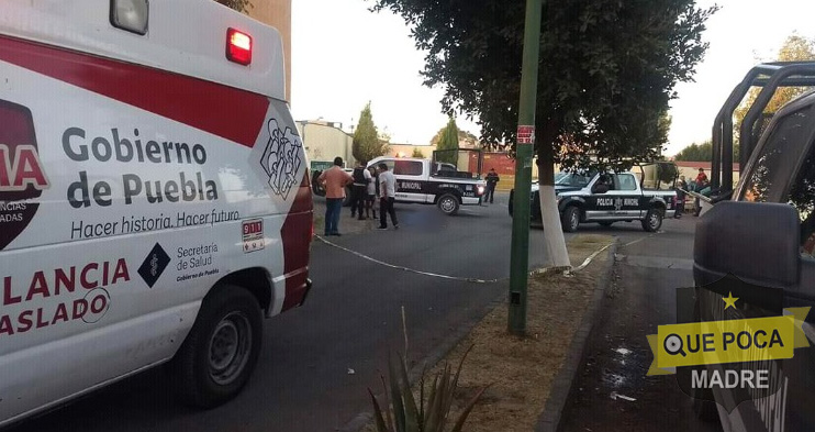 Mujer es asesinada con una arma blanca por su ex en Cuautlancingo.