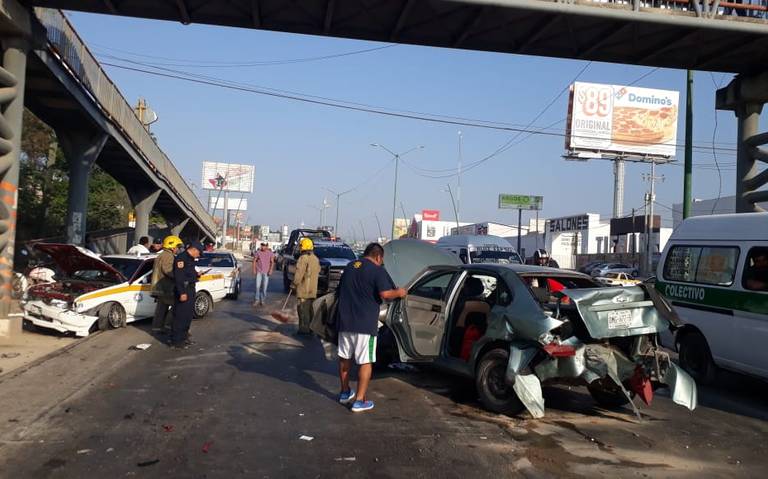 Carambola en Chiapas deja cuatro vehículos dañados.