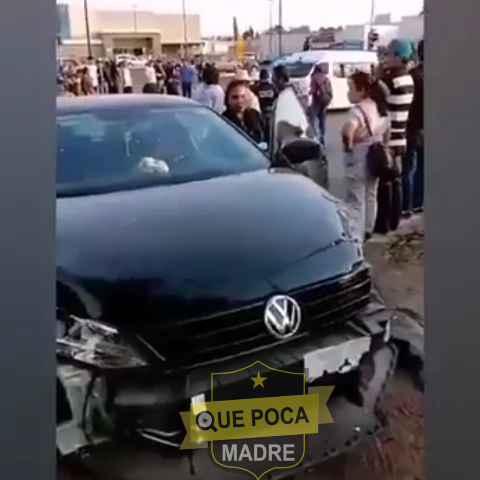 Borracho choca en la Calzada Ignacio Zaragoza